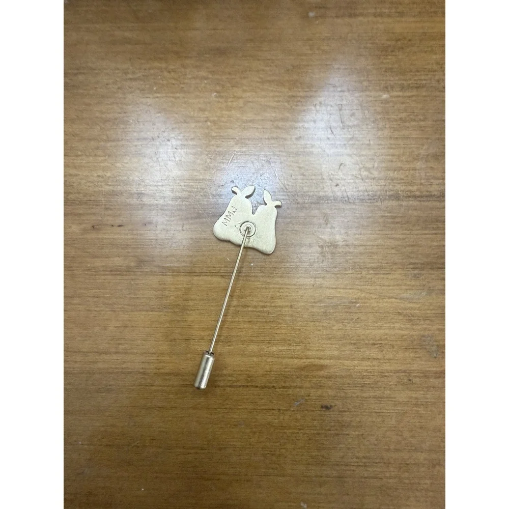 Marc Jacob's Green and‎ white pear pin accessories